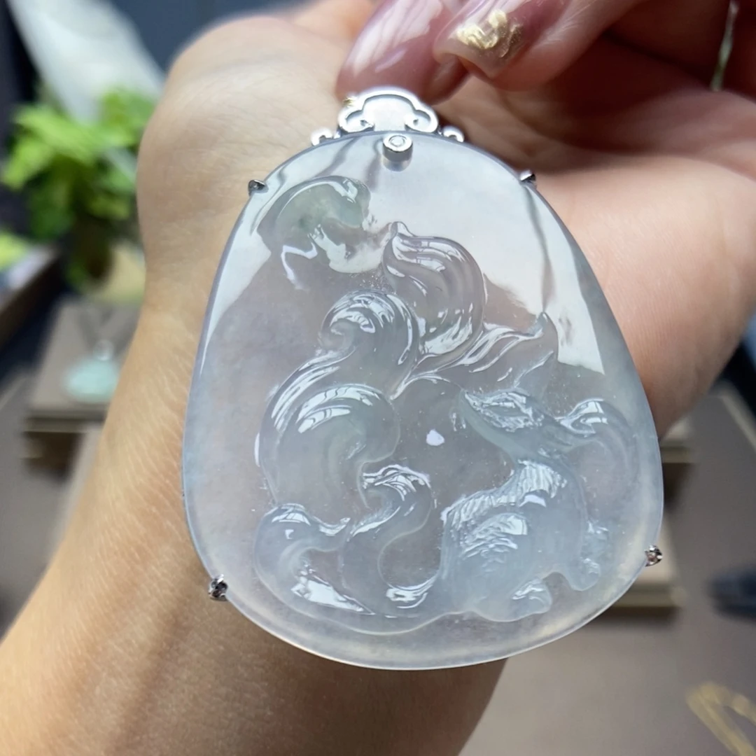 翡翠颈饰18K金镶嵌吊坠51