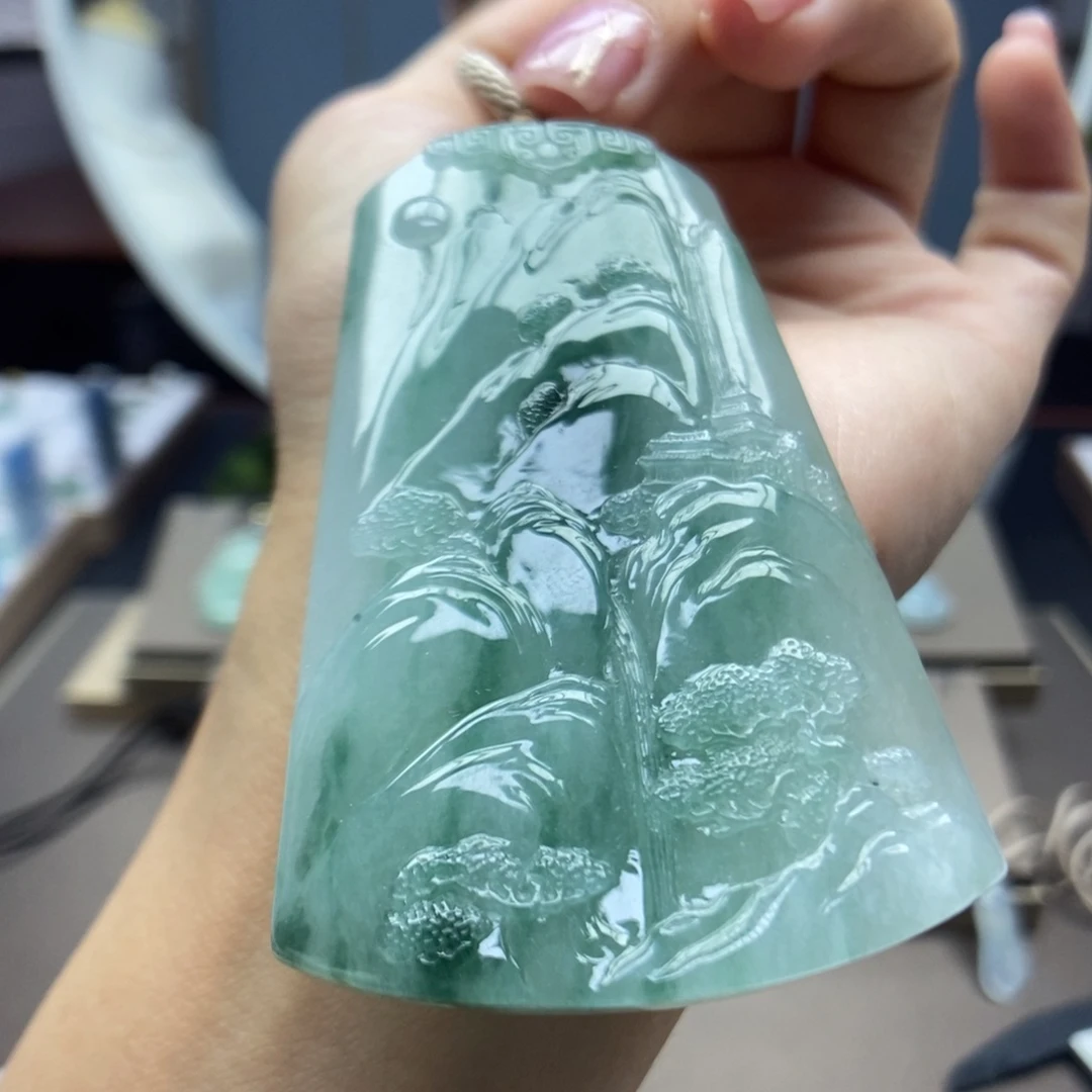 翡翠颈饰未镶嵌吊坠