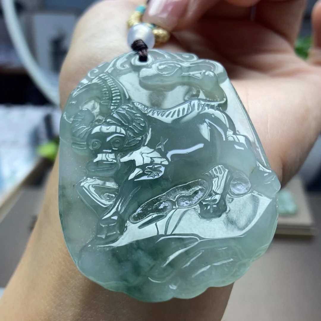 翡翠颈饰未镶嵌吊坠