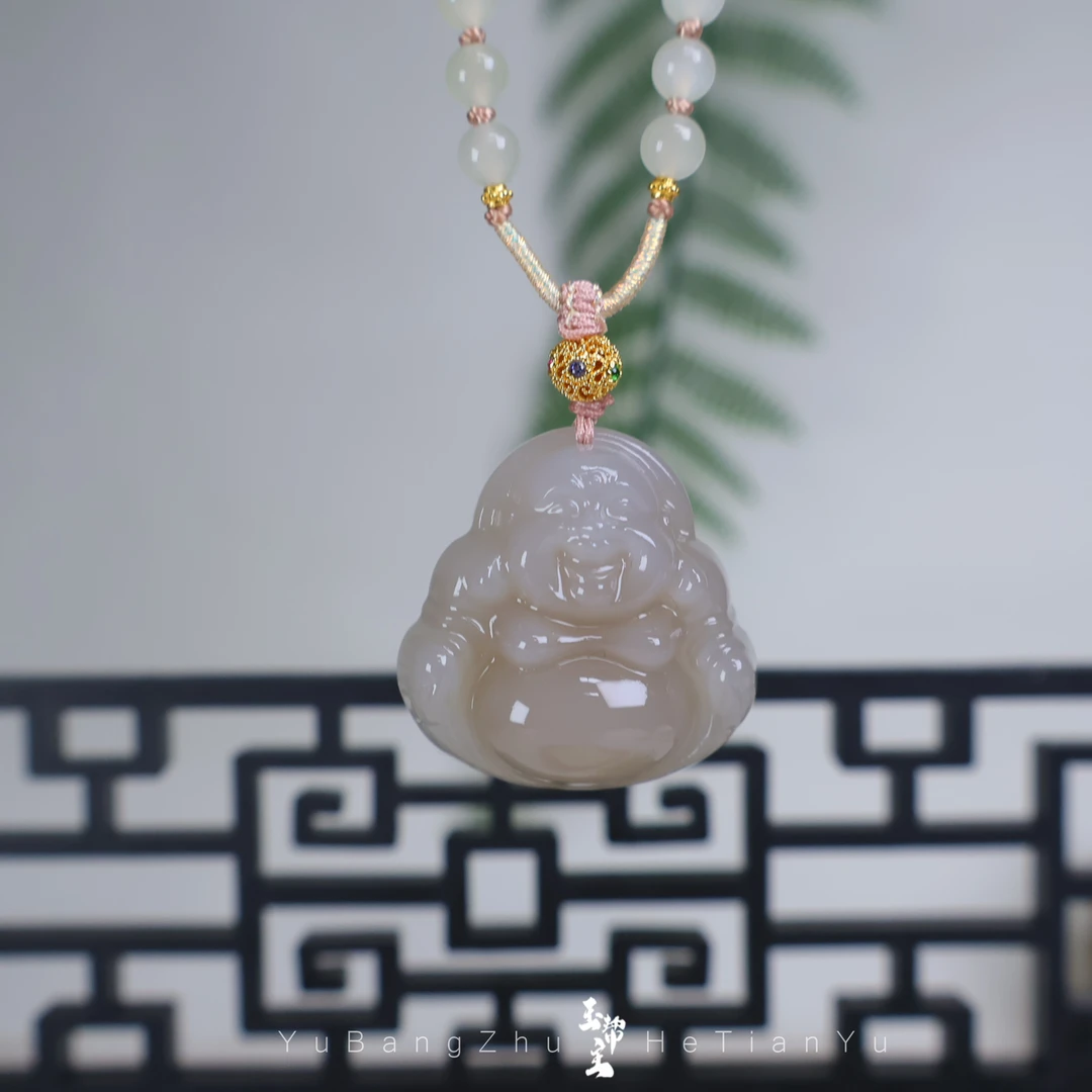 玉帮主【禅偶】女款藕粉18K金佛公藕粉和田玉材质30mm（天然多样性）