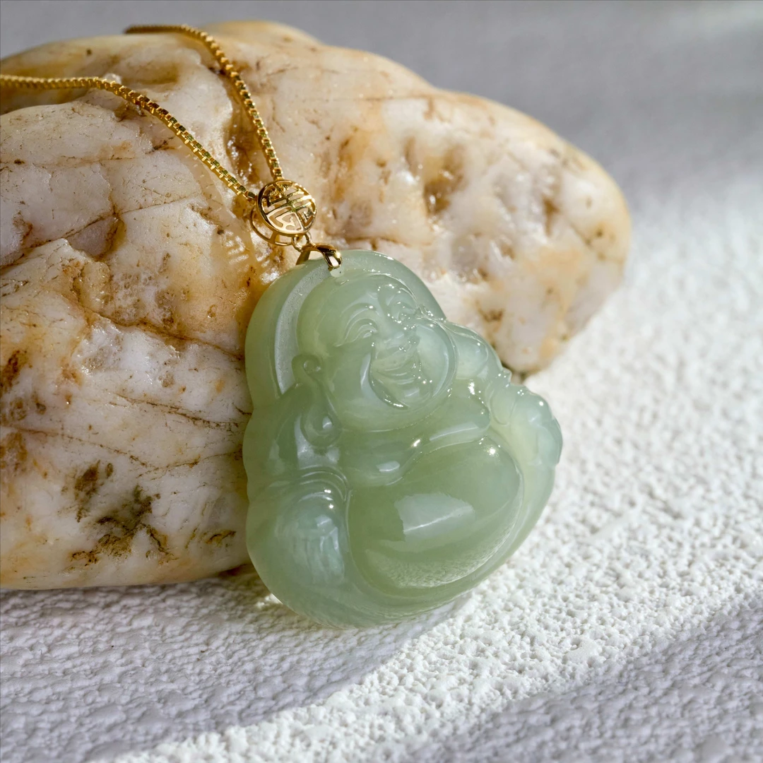 玉帮主 【禅心】晴水绿18K金佛公 和田玉手工雕 30mm（天然多样性）