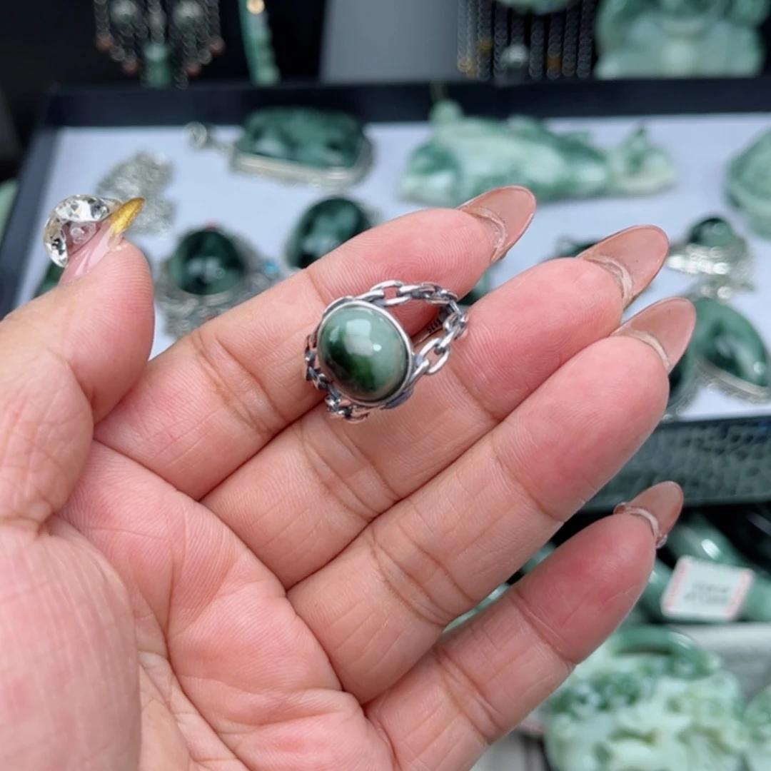 【闪购商品】透闪石-蛇纹石玉戒指银S925镶嵌绝**梅