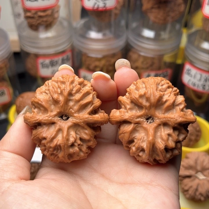 文玩核桃把件苹果园