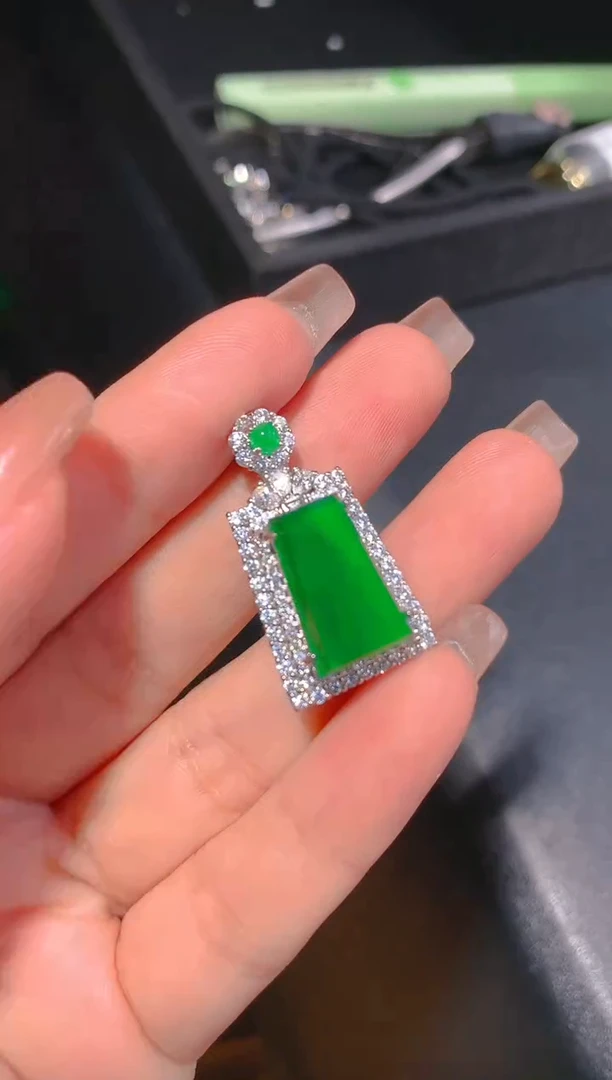 【闪购商品】定制翡翠合金31定制翡翠-多样性发货 {发其 一}