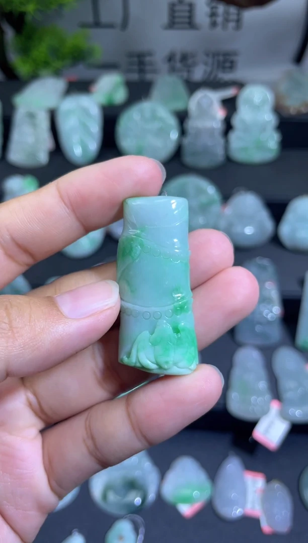 【闪购商品】翡翠吊坠(不含链)未镶嵌翡翠55