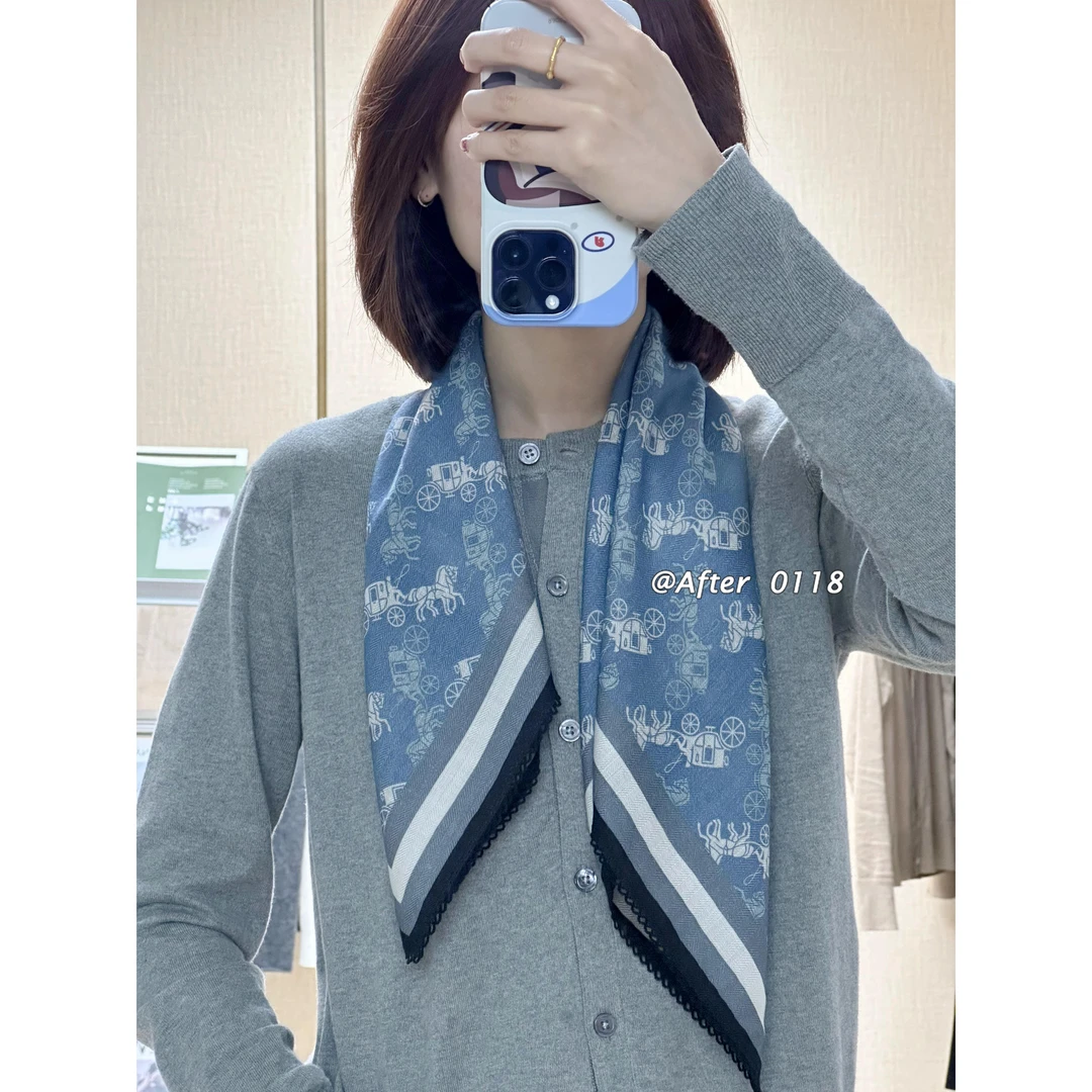 After 牛仔小马车双面异色真丝桑蚕丝绵羊毛钩花卷边丝巾围巾方巾