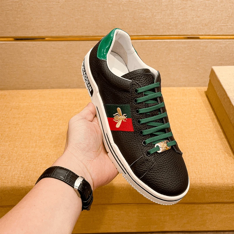 欧洲站奢侈品小蜜蜂小黑鞋男款2024高端潮流时尚大牌百搭休闲板鞋