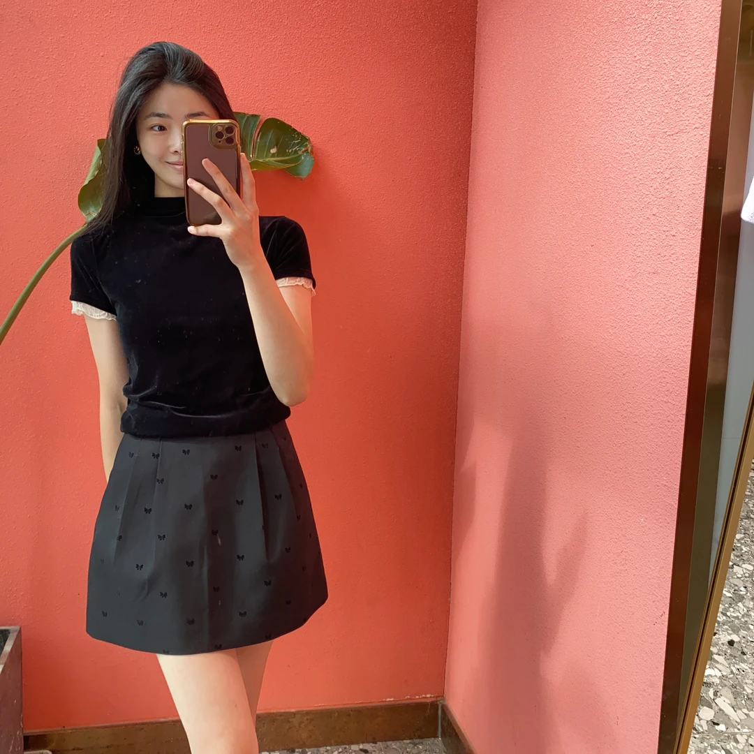 （默茗服装）半高领丝绒蕾丝花边收腰上衣