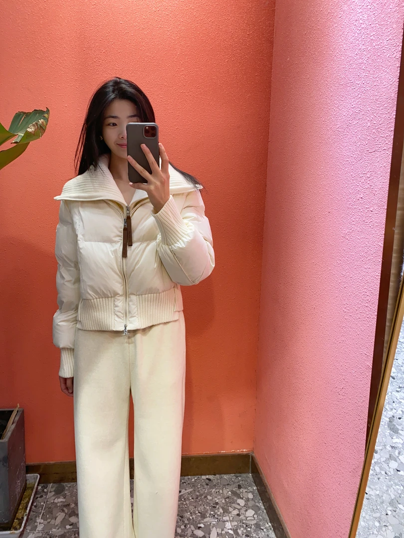 （默茗服装）牛奶方糖百搭面包服