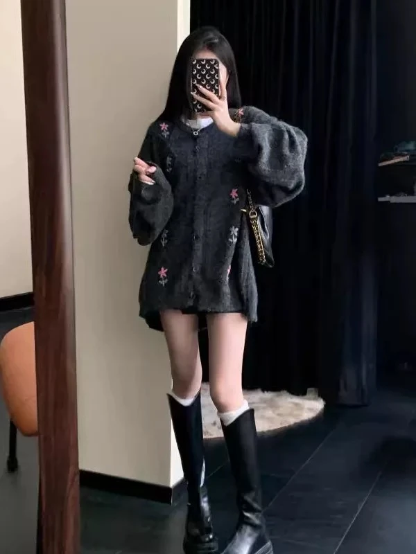 韩系chic氛围感软绵绵针织毛衣开衫外套女秋冬慵懒风灰色绣花上衣