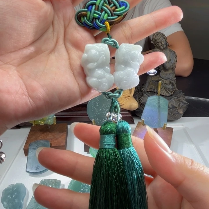 翡翠颈饰未镶嵌貔貅随机发货