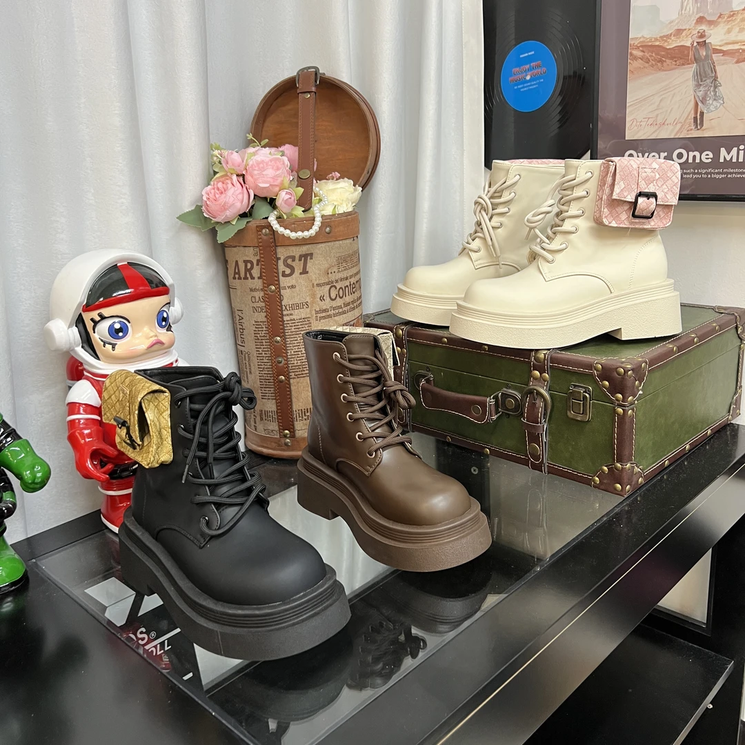 【曼曼】欧美“小口袋”时尚休闲百搭真皮厚底秋季英伦风马丁靴