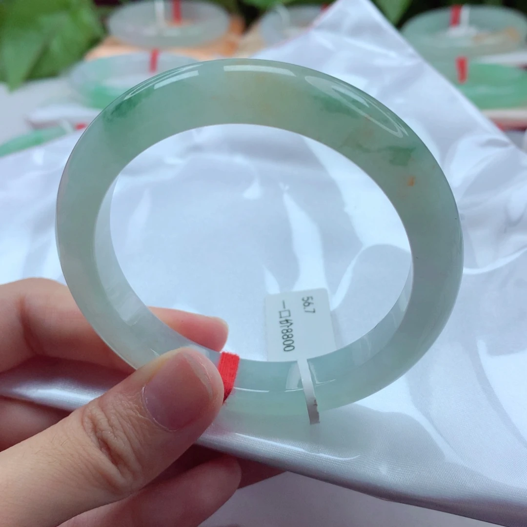 翡翠手镯未镶嵌特色黄加绿 喵喵