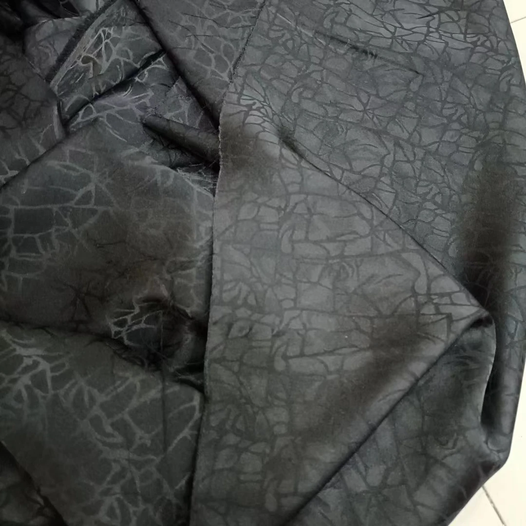 黑色大龟裂纹面料经典款简约大气