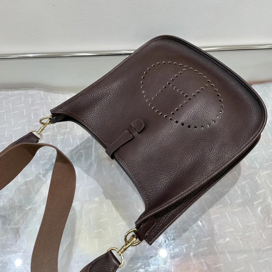 95新 Hermes/爱马仕 伊芙琳39巧克力单肩包