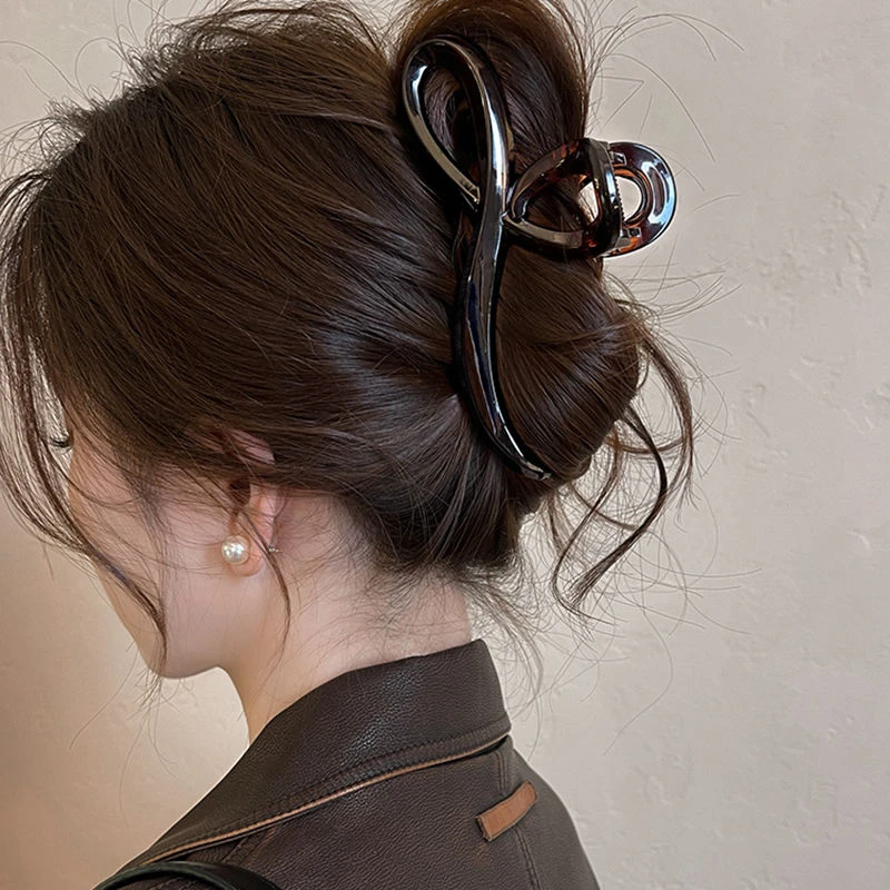 高级感气质早秋抓夹女2024新款简约百搭后脑勺盘发鲨鱼夹发夹头饰