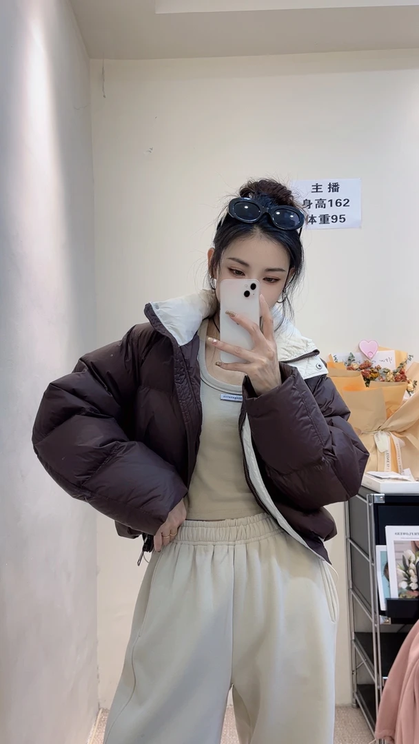 媛媛推荐。百搭面包羽绒服短款时尚休闲保暖冬季