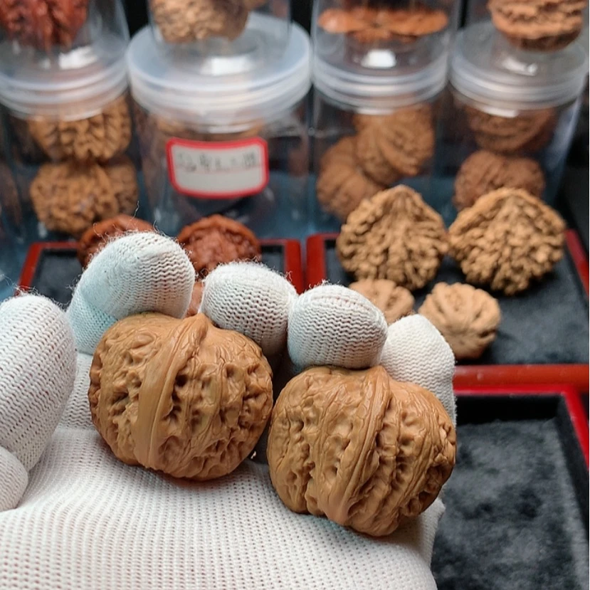 【闪购商品】文玩核桃把件张***丶