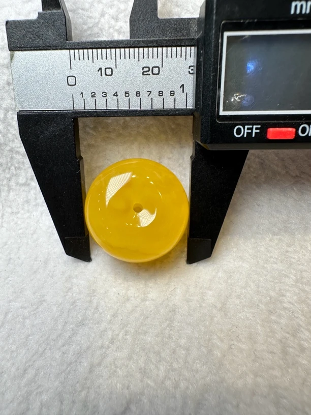 天然蜜蜡鸡油黄平安扣吊坠复古项链挂件精美