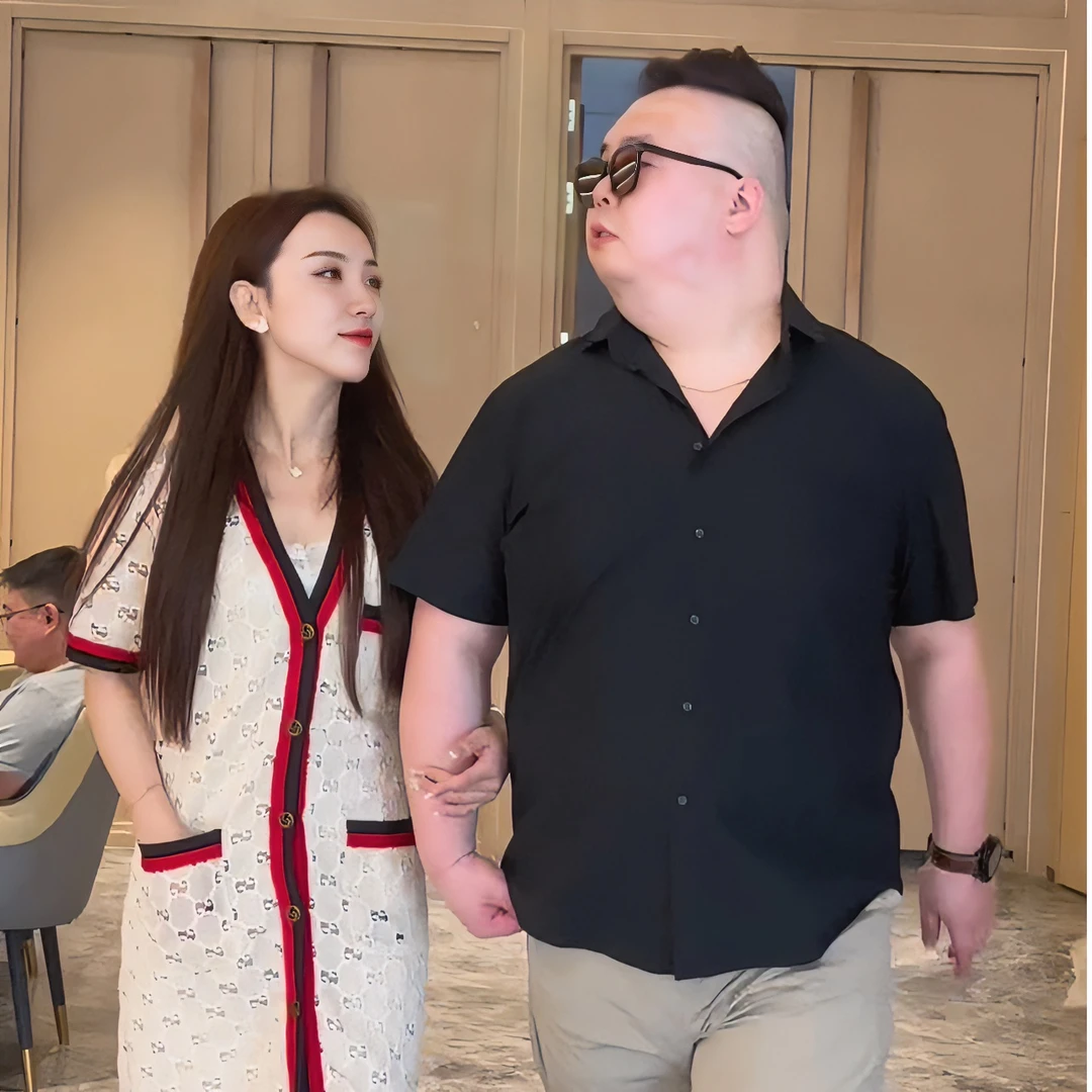 【短袖长袖都有】轻奢时尚商务高弹无痕冰丝不漏肉纯色大码衬衫男