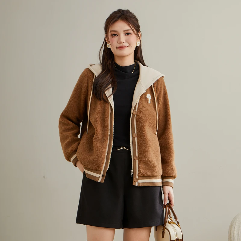 采多宝大码女装加厚假两件套连帽羊羔毛棒球外套DDW2260N