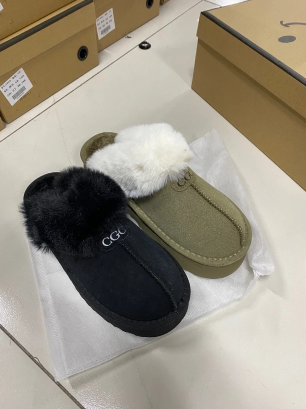 研一家5863时尚加绒包头雪地拖鞋