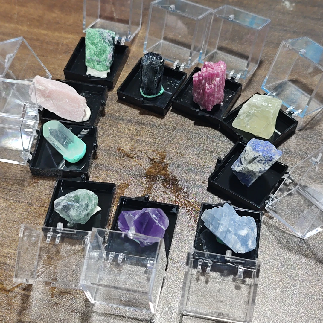 天然原石摆件 多个款式 多样性发一件（注:每一款每一个都不一样）