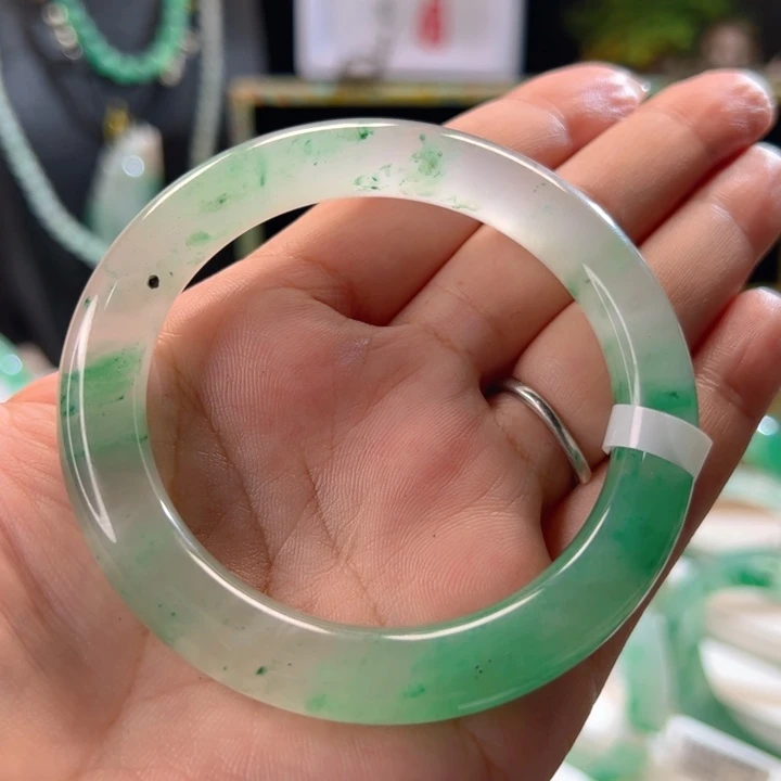 石英质玉手镯未镶嵌阿雅