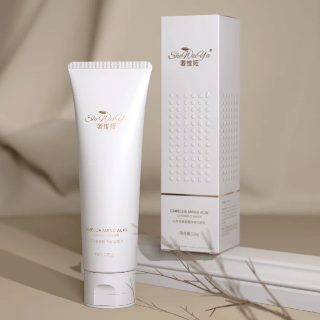 奢维娅山茶花净爽洁面乳