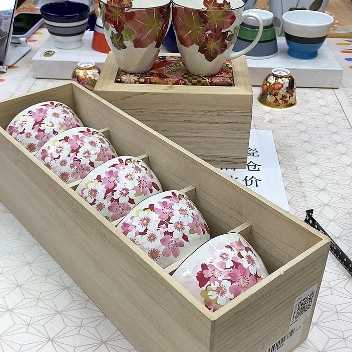 摆件进口瓷器荷蓝