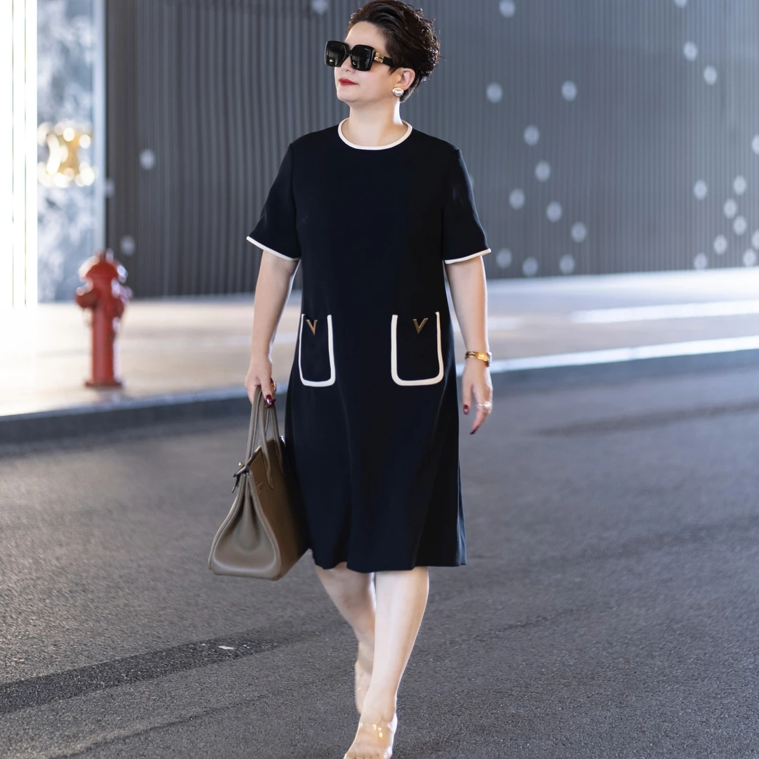 大富婆2025夏季圆领气质裙子嫂系职场大女人金属扣装饰连衣裙0155