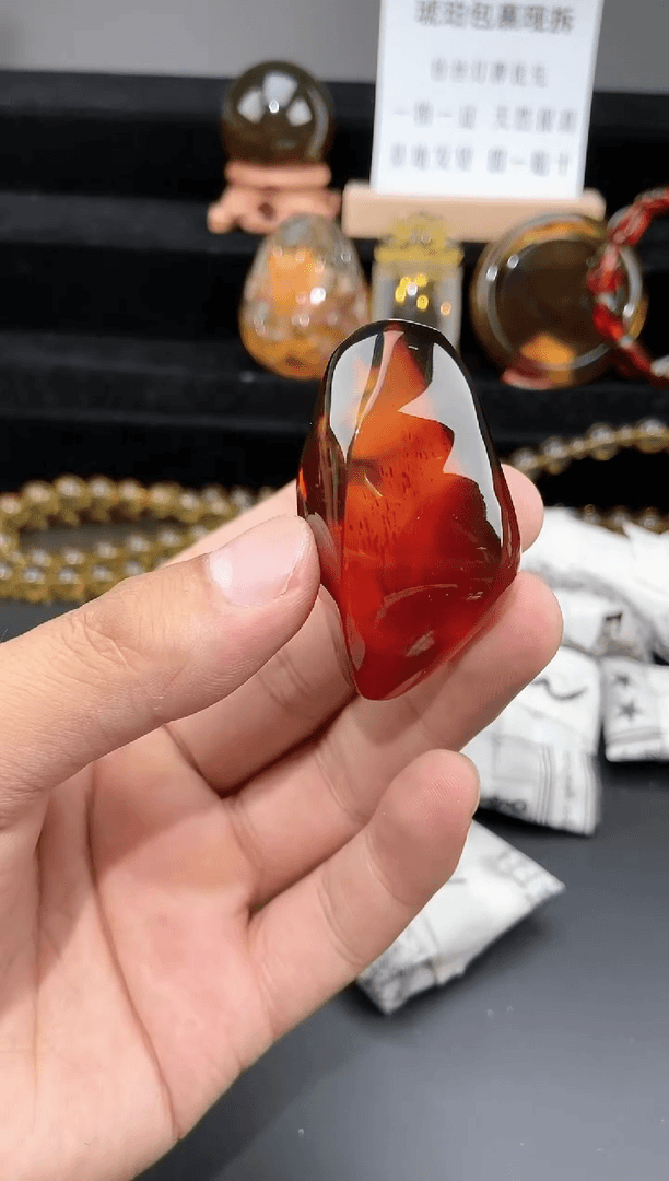 【闪购商品】琥珀吊坠(不含链)未镶嵌血珀随形吊坠