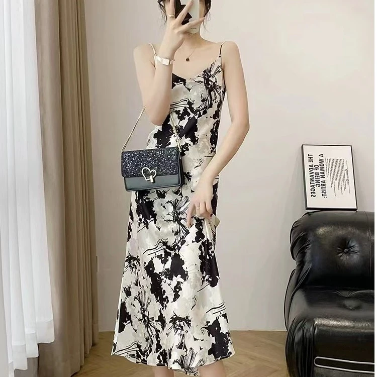南油新款夏季气质缎面醋酸吊带长裙女黑白油画水墨印花鱼尾连衣裙