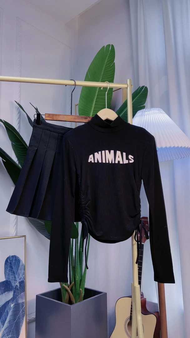 时尚tXu 春夏新款2024字母修身上衣