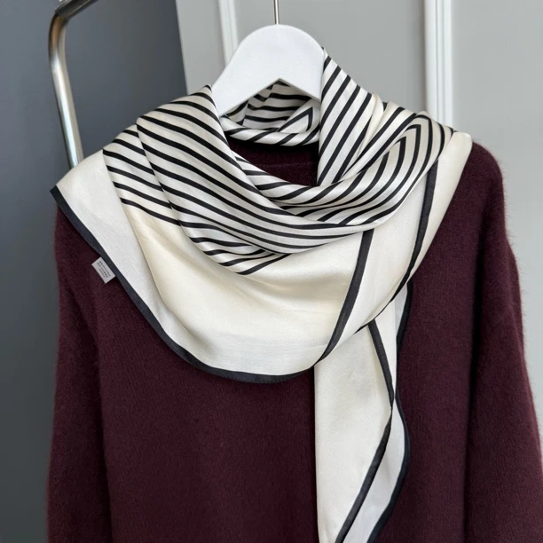 【Latti】北欧经典-北欧风几何格纹12姆米90CM真丝桑蚕丝围巾披肩