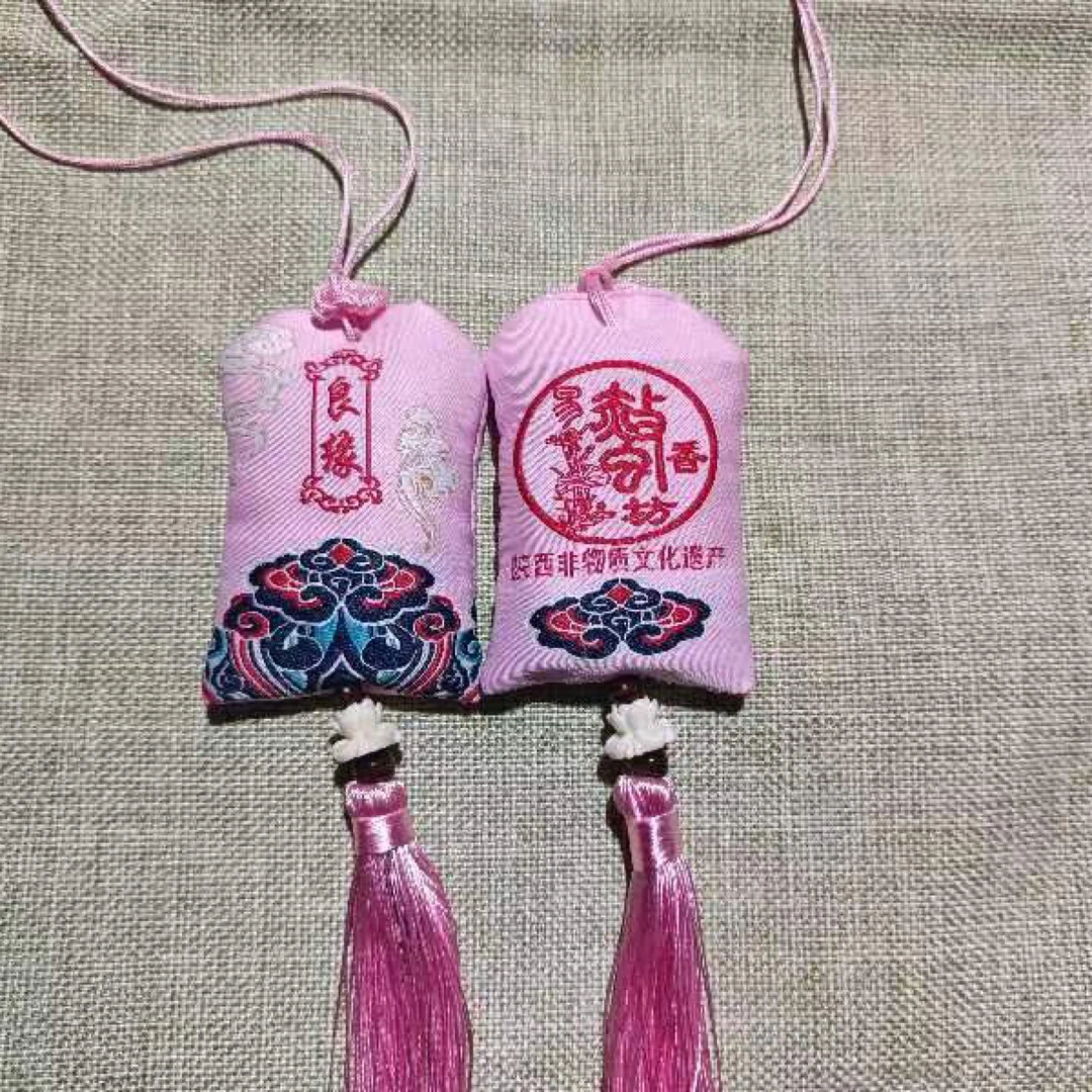 易蛰香囊中草药制，