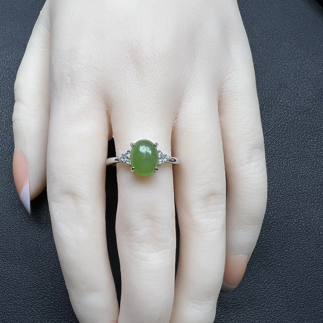 天然碧玉精美戒指（多样性拍一发一）