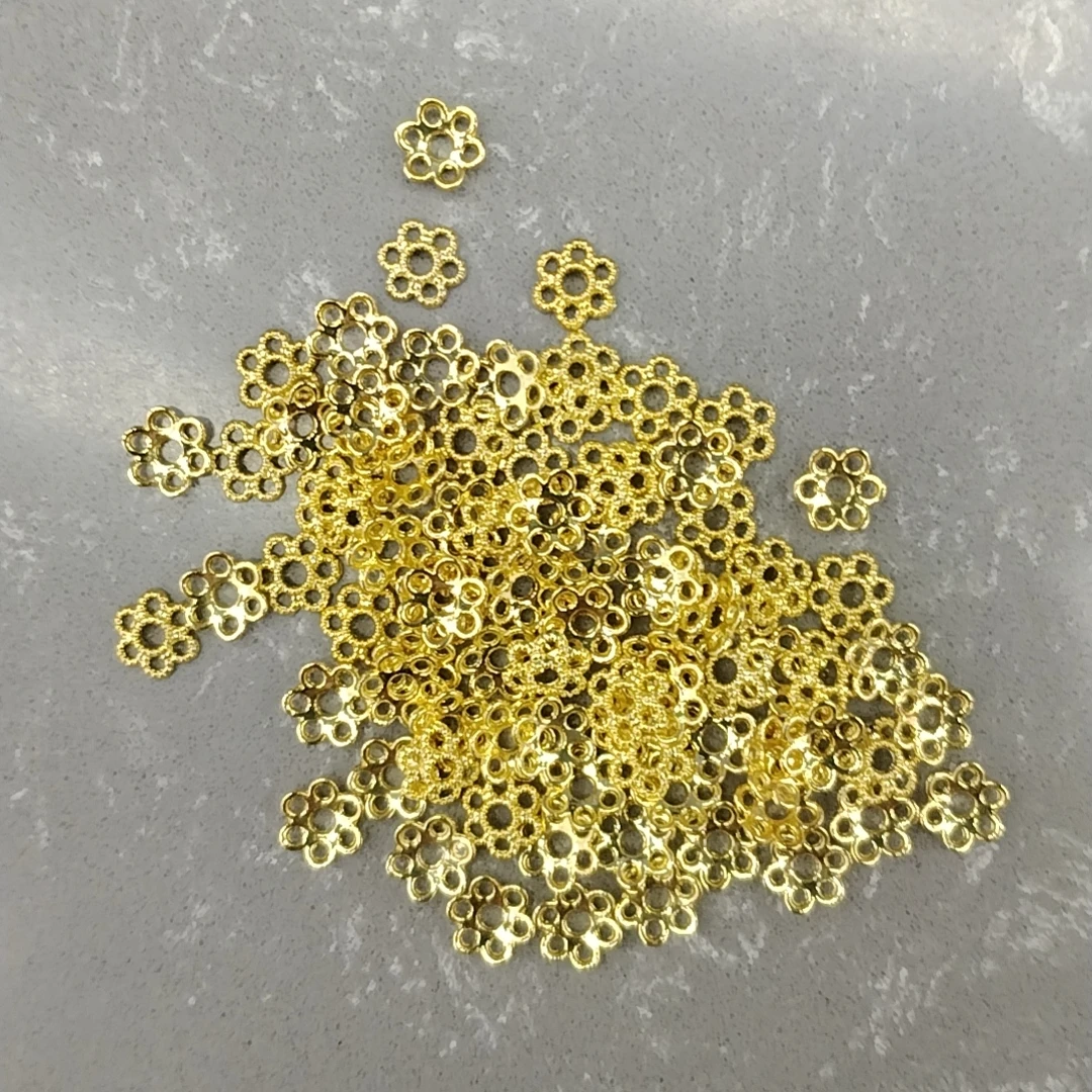 妮妮精选【海家】镀18K金镂空合金贴片卡6六瓣花托