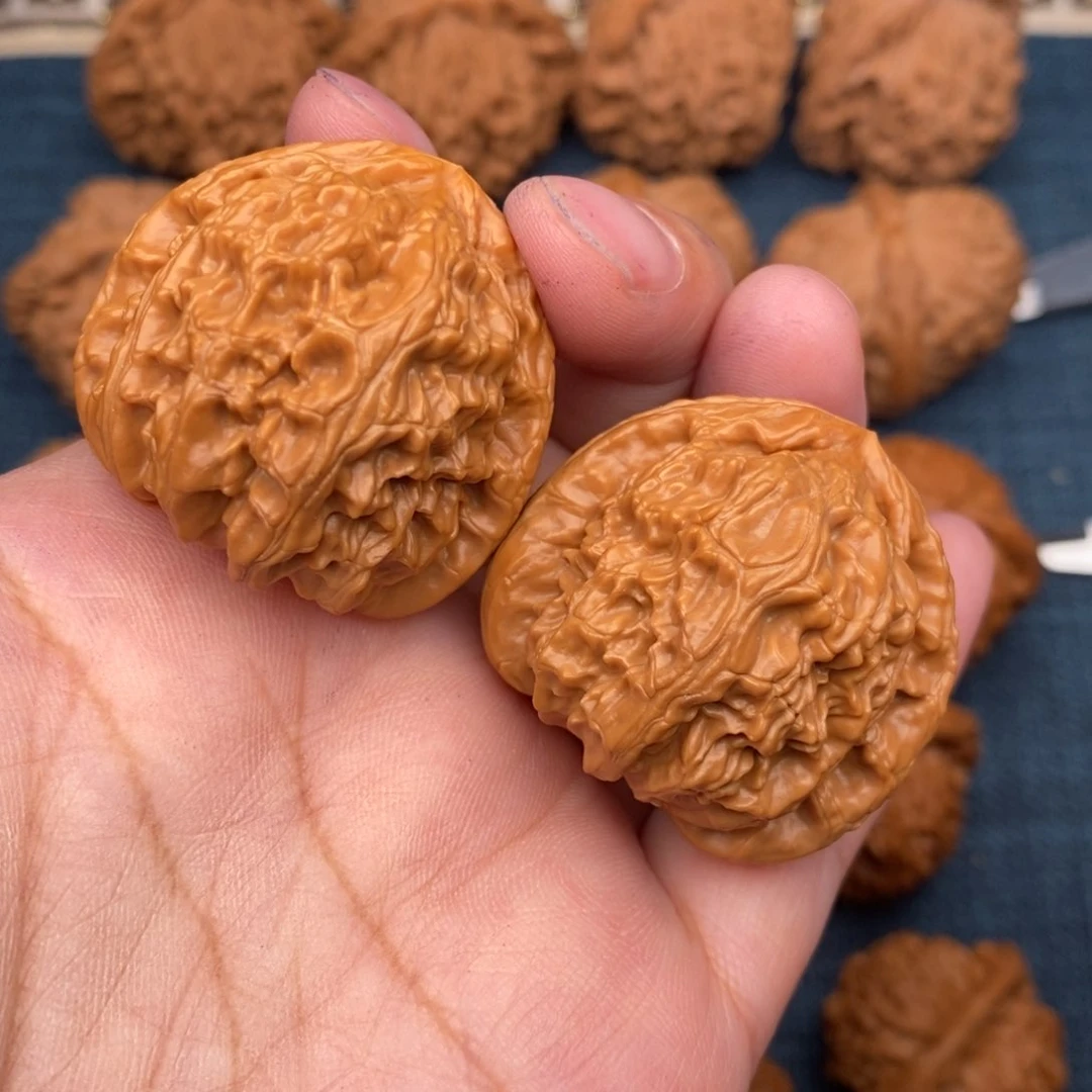 文玩核桃把件36三角白