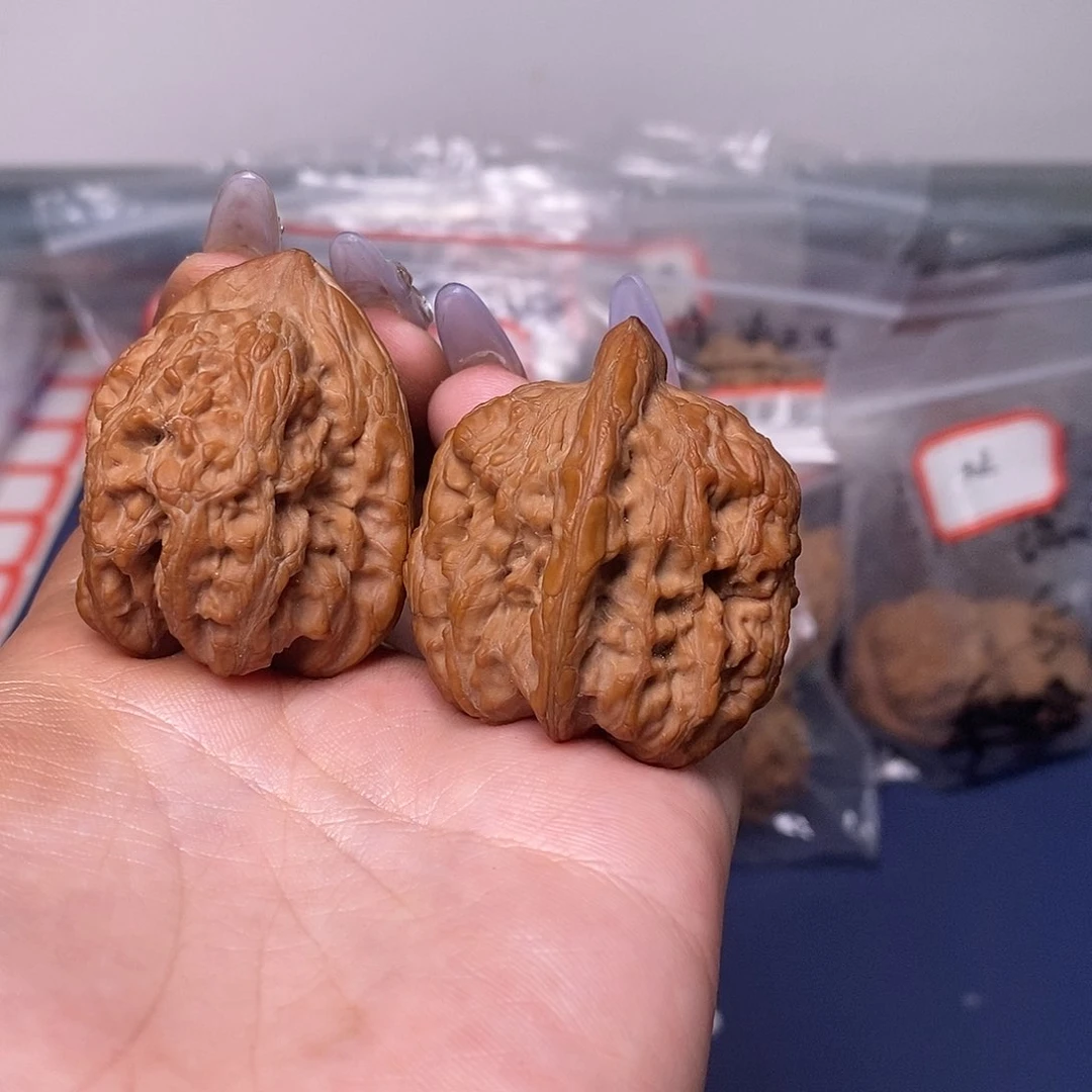 核桃核雕赤伶鸡心，35尺，全品无修