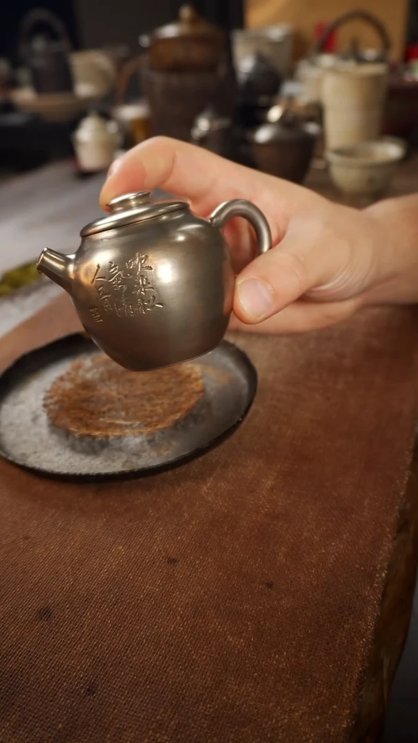 【闪购商品】野陶器银釉巨轮珠小壶