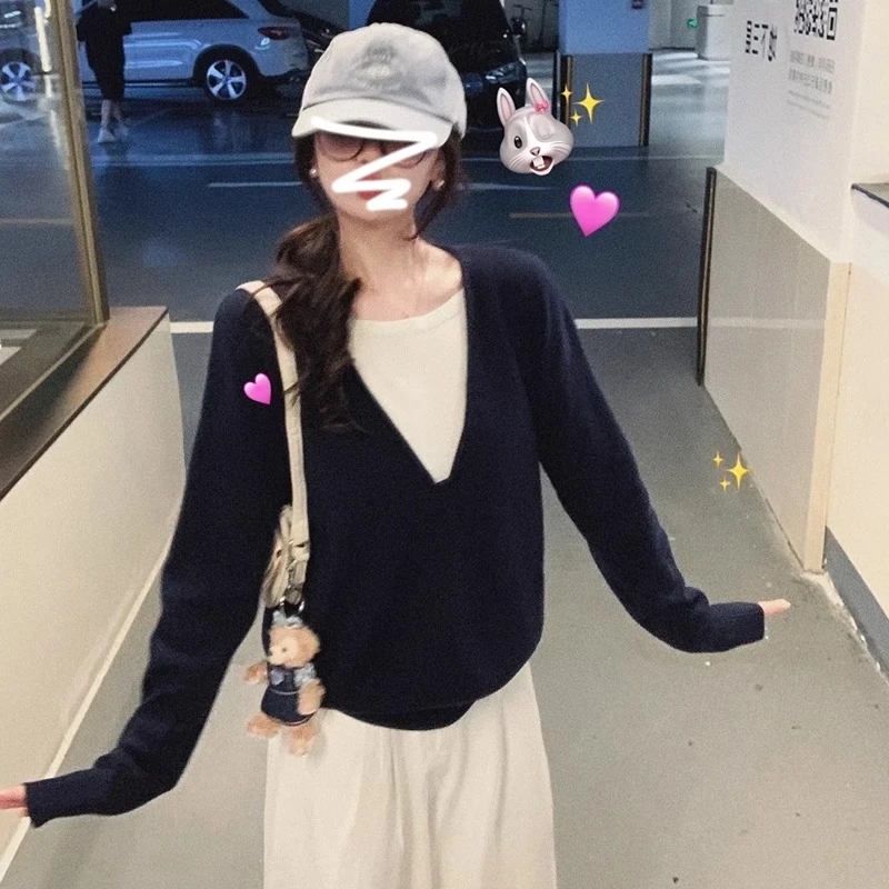 慵懒风早秋穿搭宽松v领蓝色毛衣针织衫女2024新款假两件长袖上衣