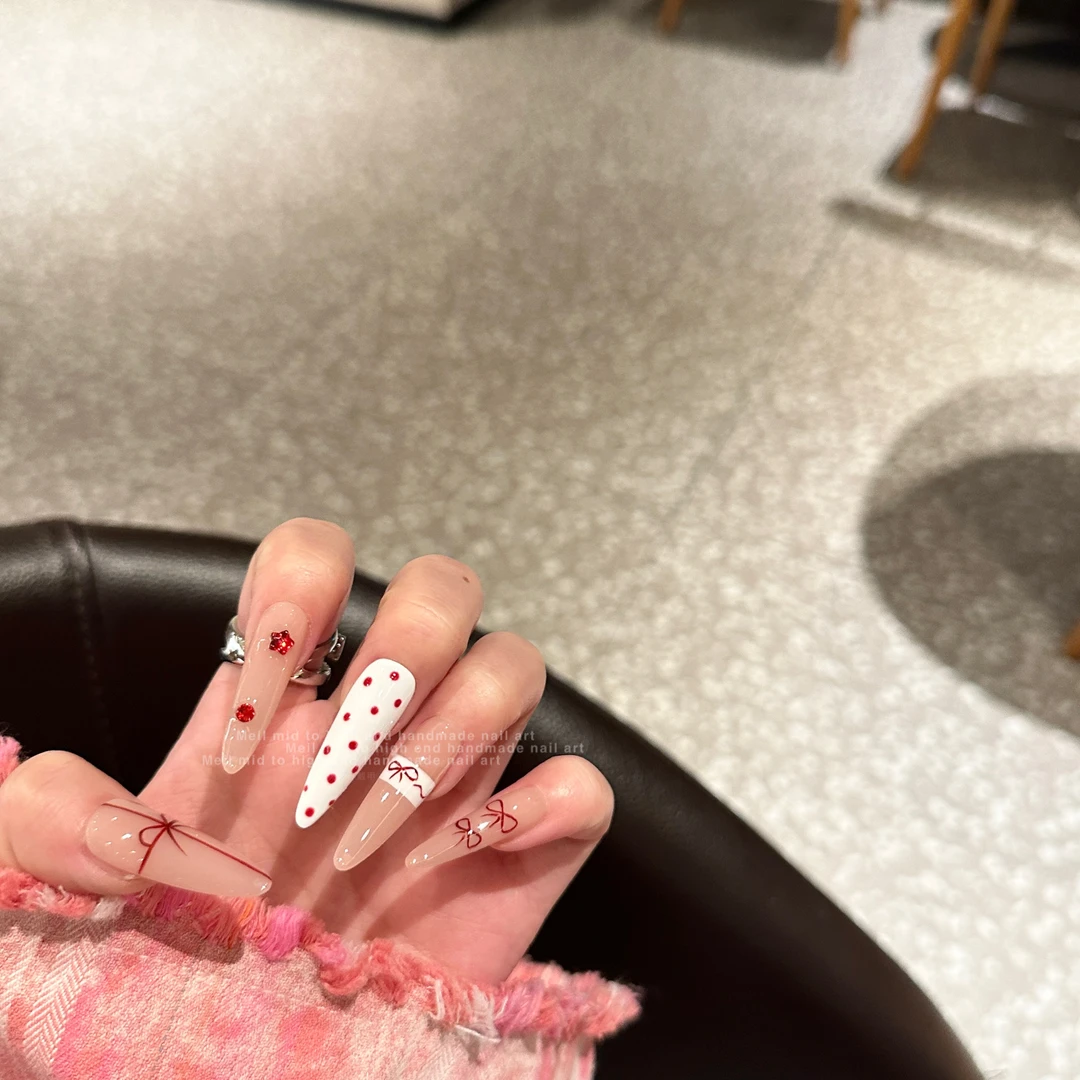 「惊喜盒子」MeiL | 加长尖圆 纯手工穿戴甲 /可拆卸