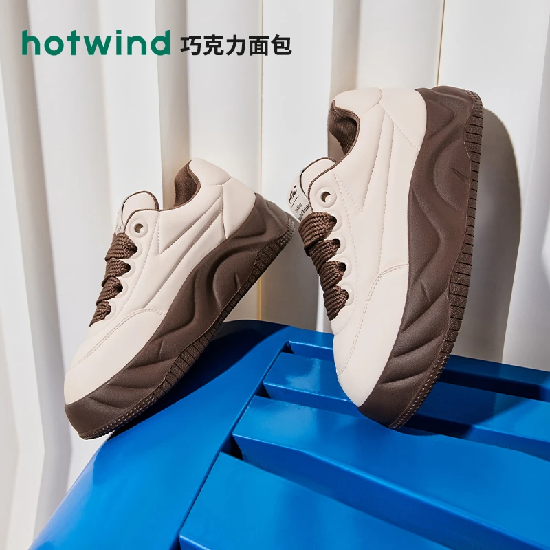 热风2024年春季新款女士时尚休闲鞋H13W4512