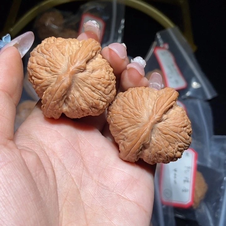 【闪购商品】文玩核桃吊坠42平底锅
