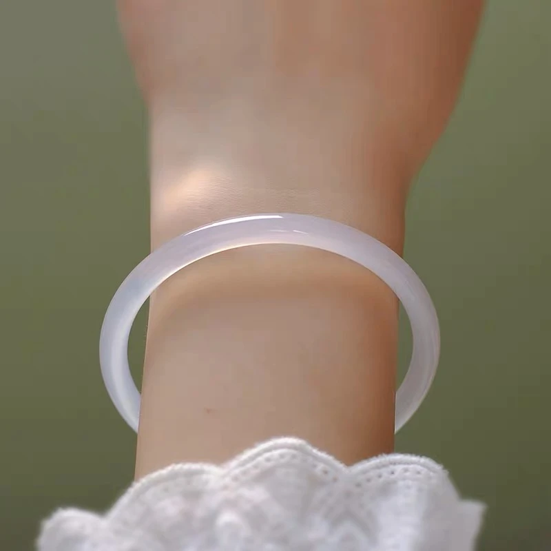 天然荔枝冻玛瑙叮当镯女玉髓白手镯手镯闺蜜圆条镯子美人基地发货