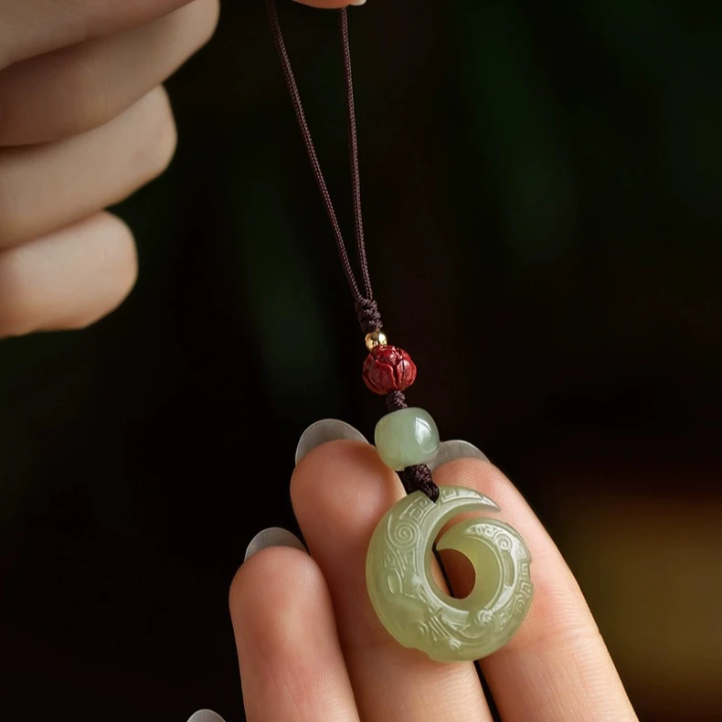 正品和田玉时来好运手机链挂件短款挂饰u盘吊坠男女高档玉石礼物。