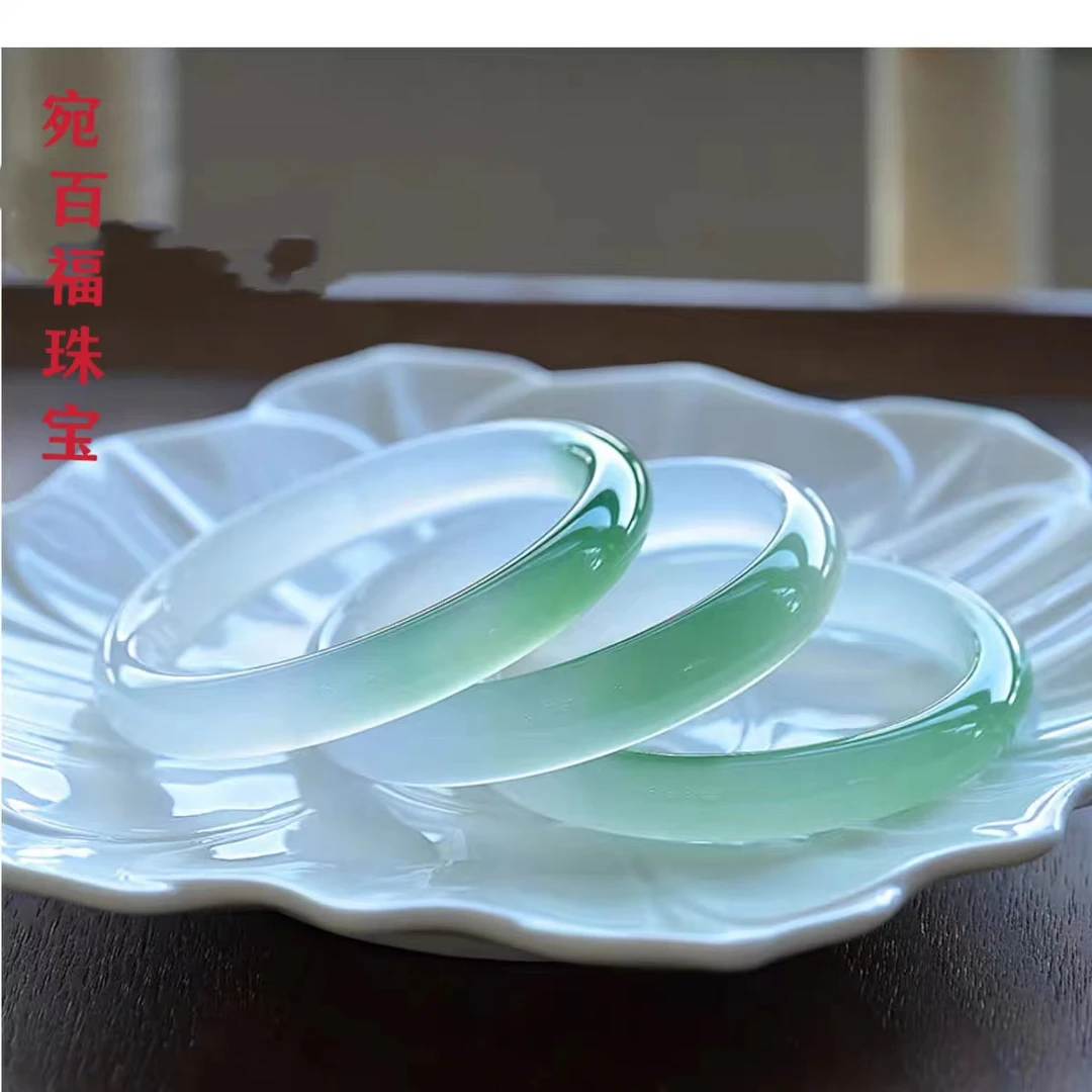 天然半山半水玛瑙手镯细条翠绿青色玉髓镯子新款显冷白肤色女手镯
