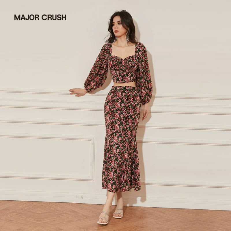 MAJOR CRUSH早春新款优雅气质黑红印花套裙显瘦上衣收腰半裙55909