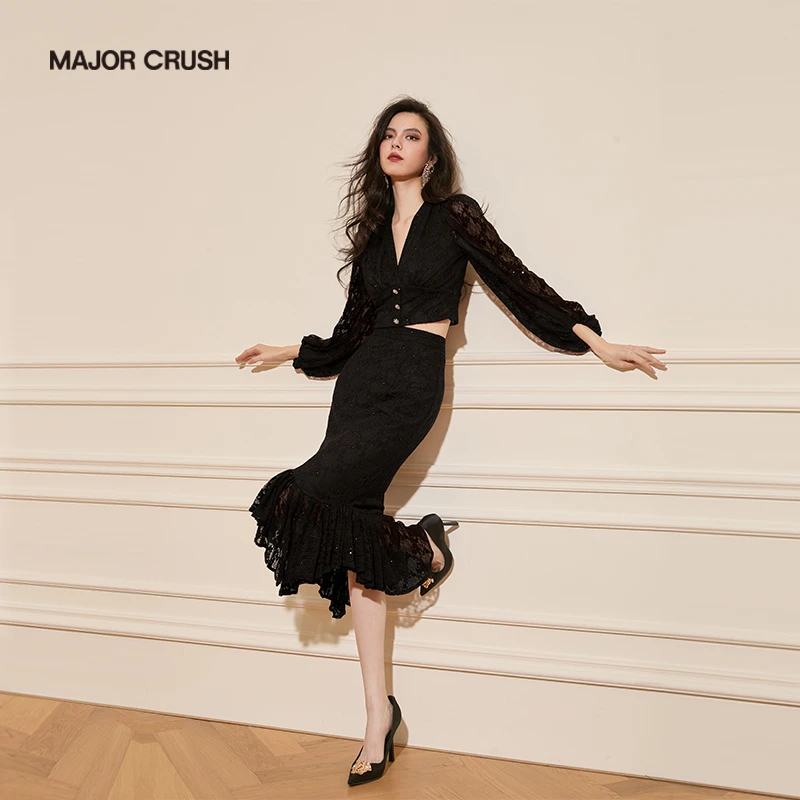 MAJOR CRUSH新款气质套裙优雅高贵的黑色与蕾丝碰撞时尚惊艳5579